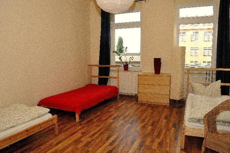 3-Raum-Fewo-Dresden-Zentrum-Balkon-Blick-Auf-Altstadt-L10 Exterior photo